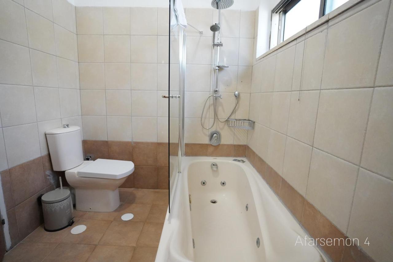Yalarent Afarsemon Apartments With Pool - For Families & Couples เอลัต ภายนอก รูปภาพ