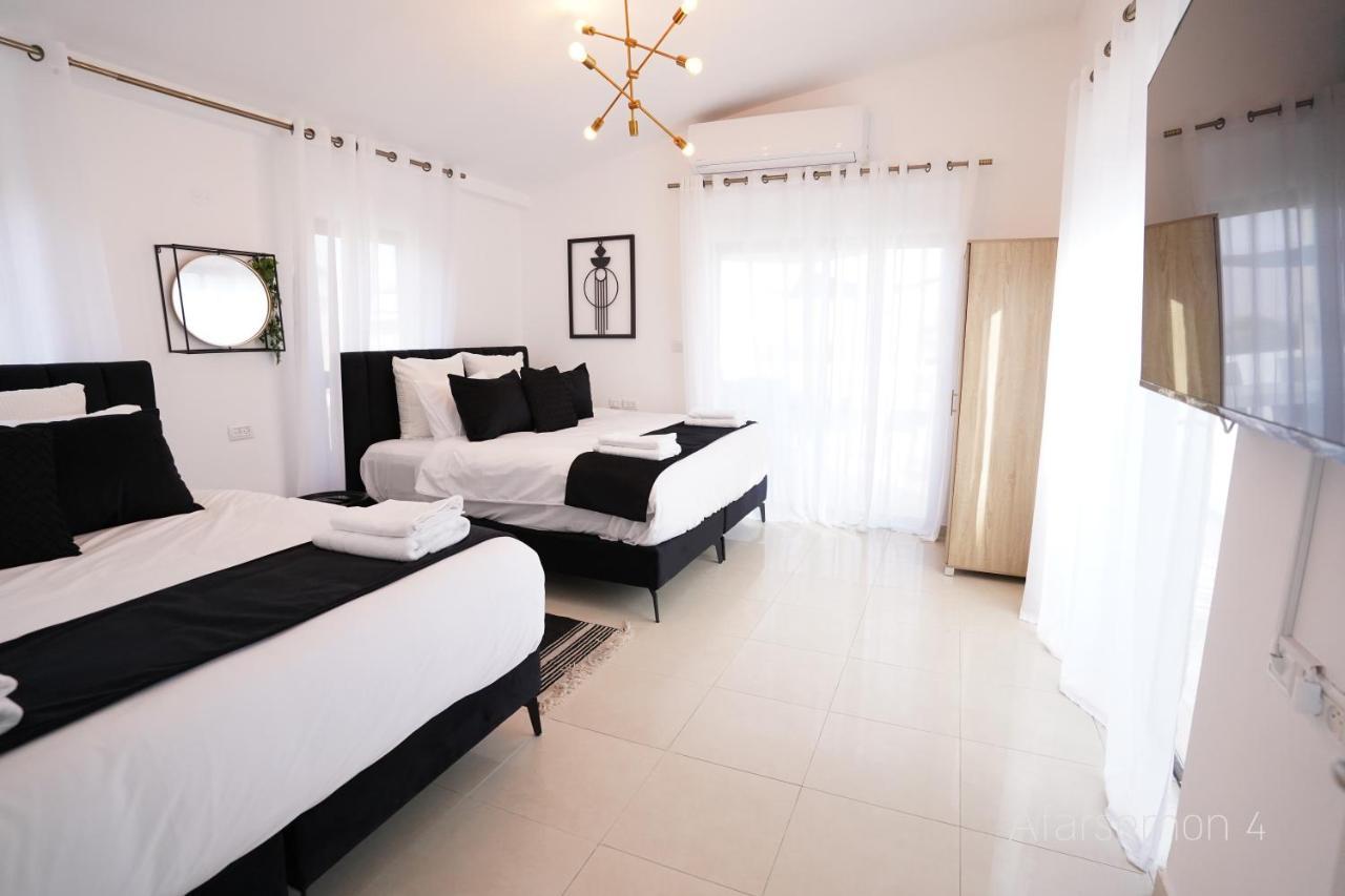 Yalarent Afarsemon Apartments With Pool - For Families & Couples เอลัต ภายนอก รูปภาพ