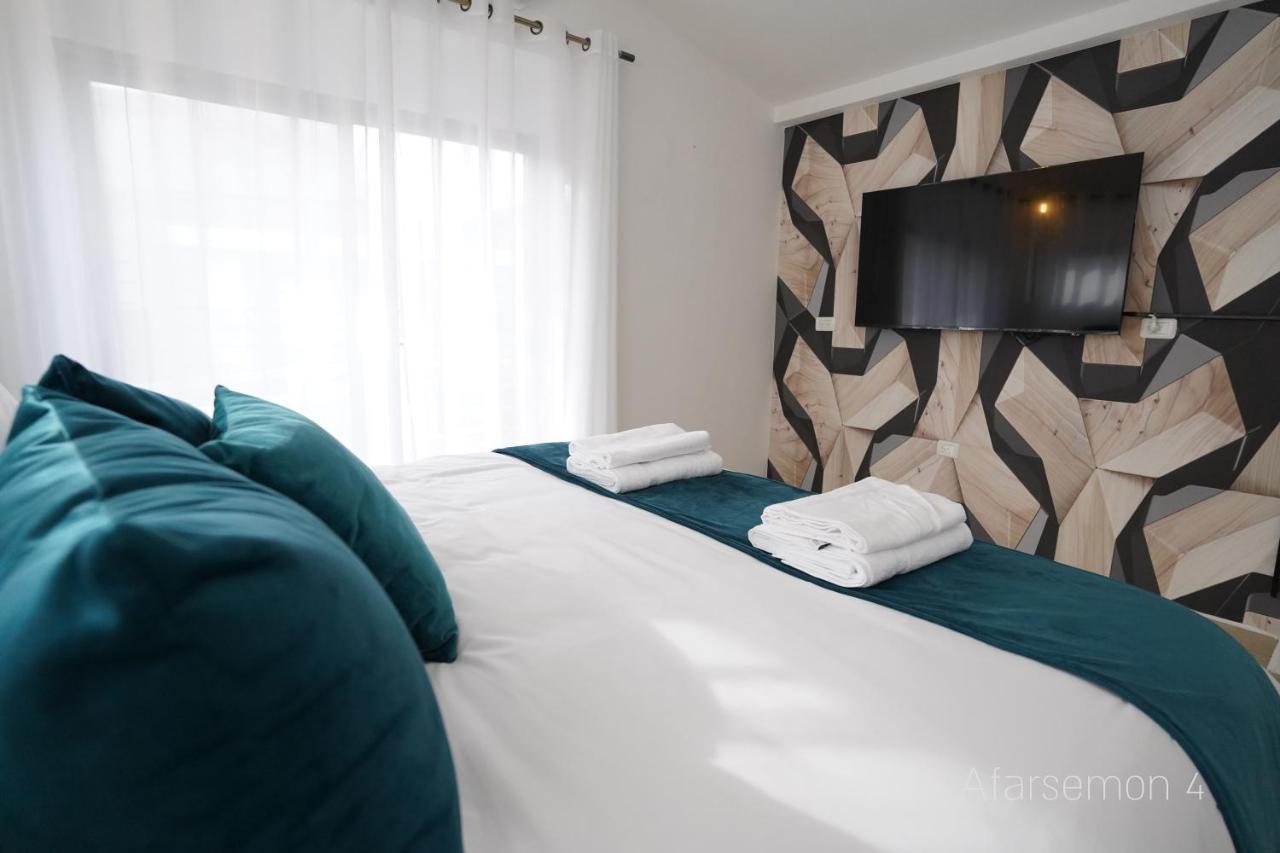 Yalarent Afarsemon Apartments With Pool - For Families & Couples เอลัต ภายนอก รูปภาพ