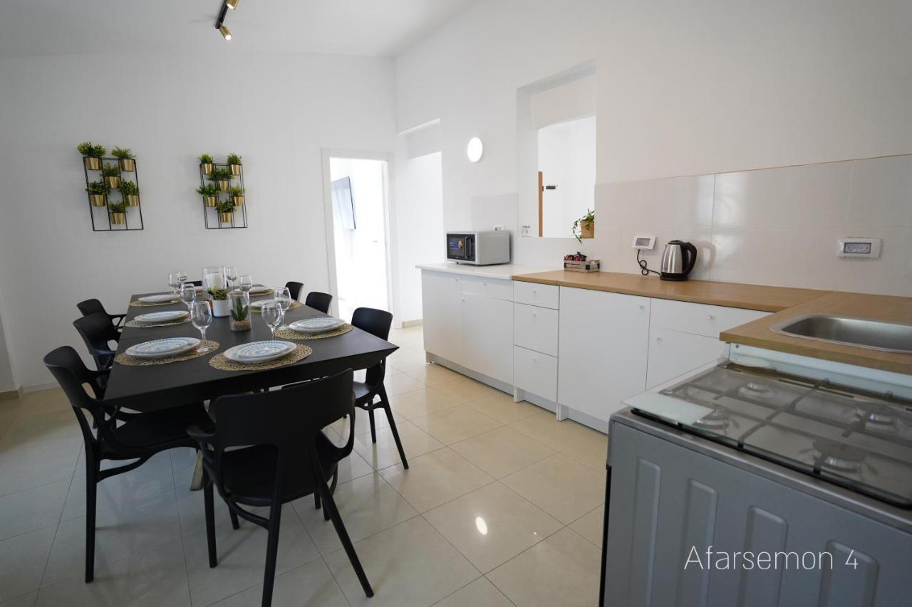 Yalarent Afarsemon Apartments With Pool - For Families & Couples เอลัต ภายนอก รูปภาพ