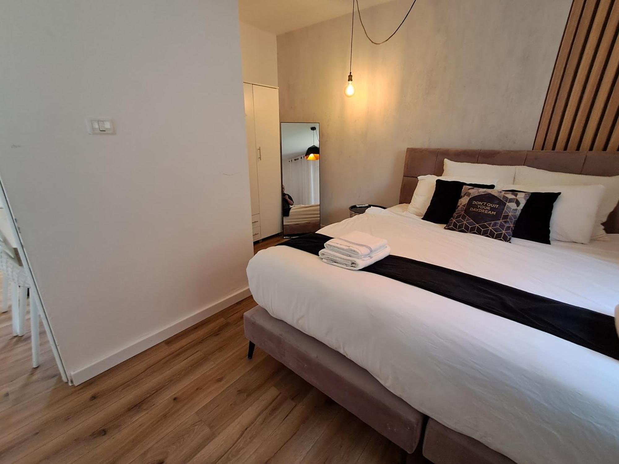 Yalarent Afarsemon Apartments With Pool - For Families & Couples เอลัต ภายนอก รูปภาพ